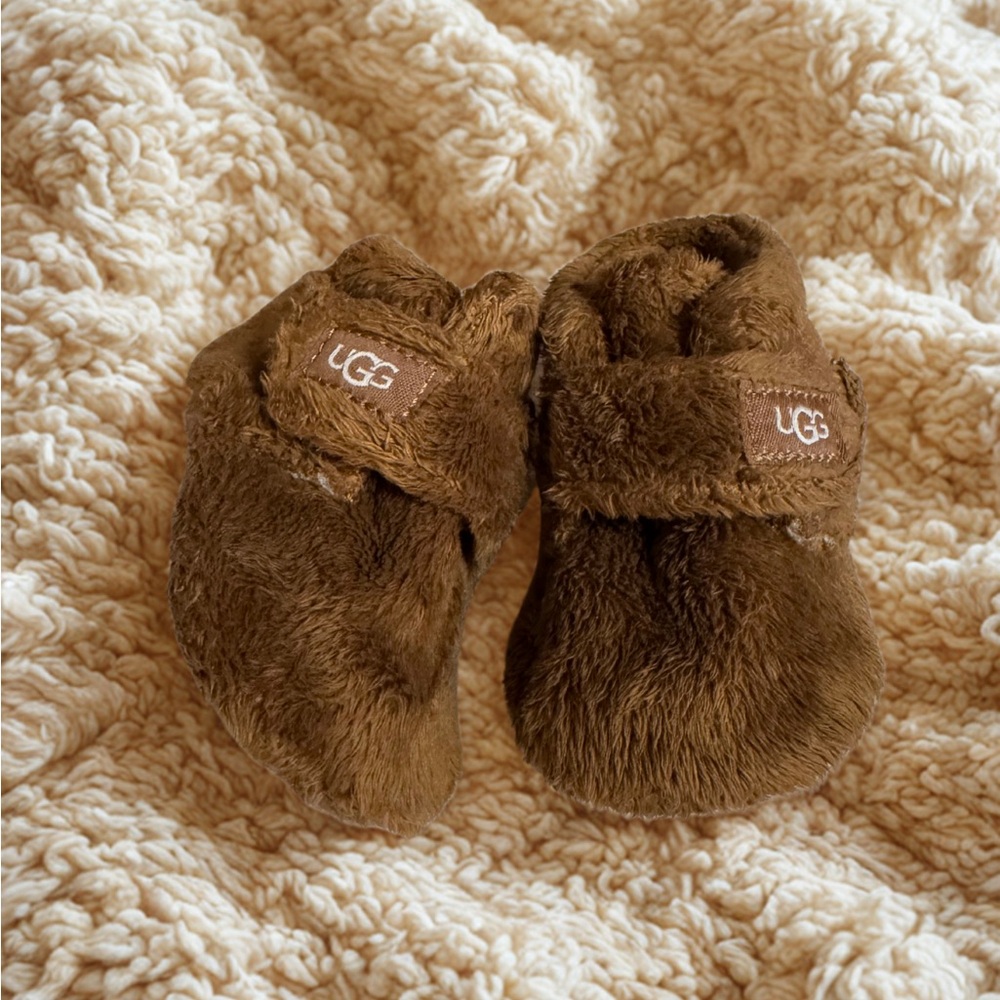 UGG Bixbee Bootie in Chestnut - Infant Size 0/1
